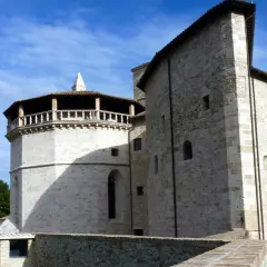 Torre dei Melatini e Palazzo dei Capitani, gioielli da scoprire a cosa vedere Ascoli Piceno.