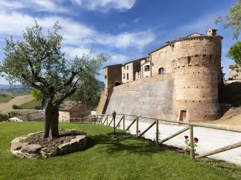 Arcevia - Cosa vedere tra borgo e 9 castelli medievali