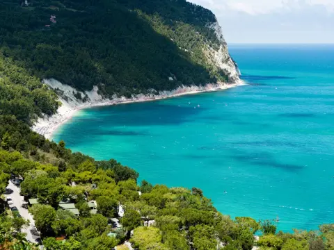 Marche: mare economico? Ecco dove e come risparmiare!