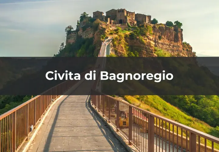 Il ponte pedonale conduce a Civita di Bagnoregio, un borgo medievale arroccato su una collina. Ecco cosa vedere in questo luogo magico.