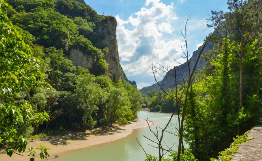 Gola del Furlo: Guida Completa per una Visita Perfetta