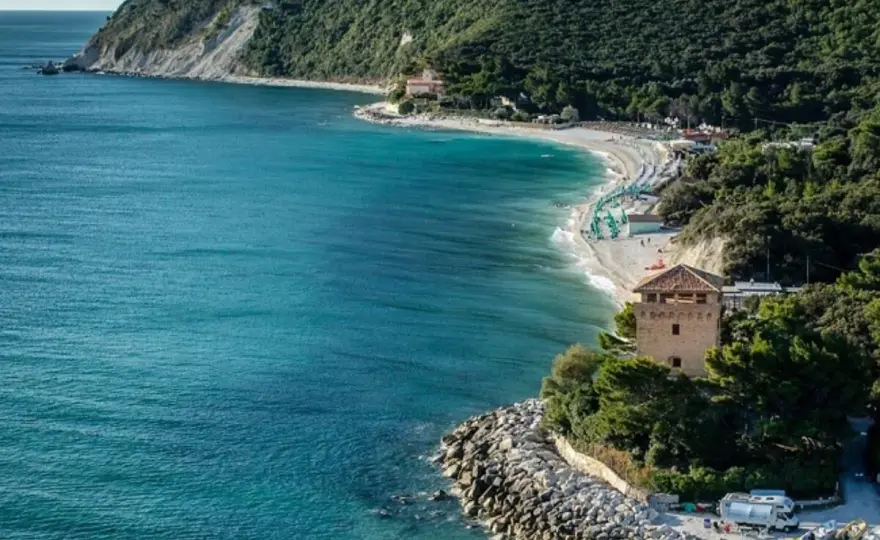 Spiagge Ancona: Passetto, Portonovo, Mezzavalle - Quale scegliere?
