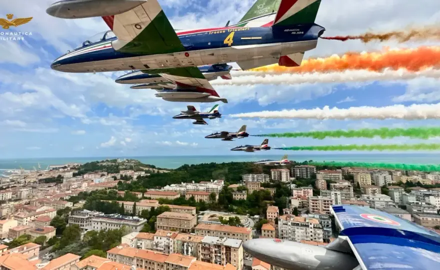 Frecce Tricolori Ancona - Dove vederle e vivere la città