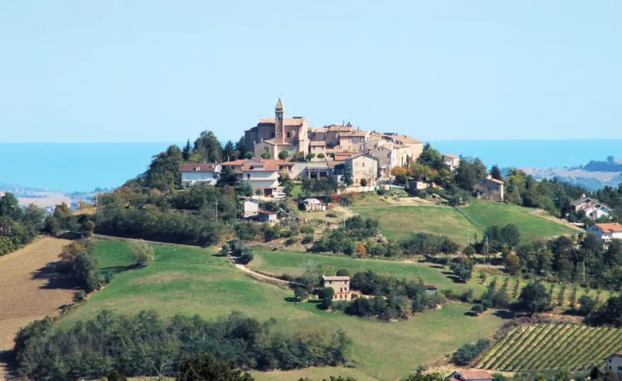 Montefiore dell'Aso - Guida al borgo marchigiano