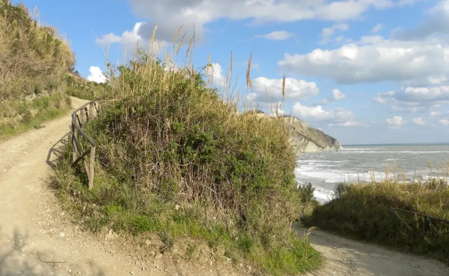Mezzavalle: discesa e spiaggia. La guida per non sbagliare