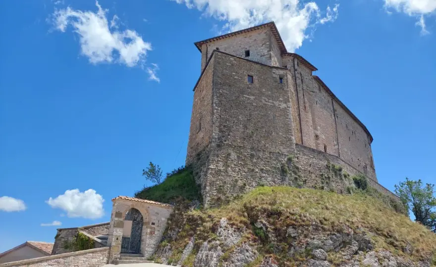 Frontone: il borgo delle Marche che non ti aspetti
