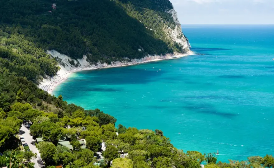 Marche: mare economico? Ecco dove e come risparmiare!