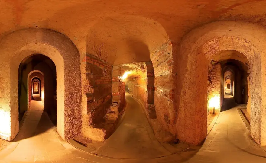 Grotte sotterranee - Guida alle Marche: cosa vedere e come visitarle