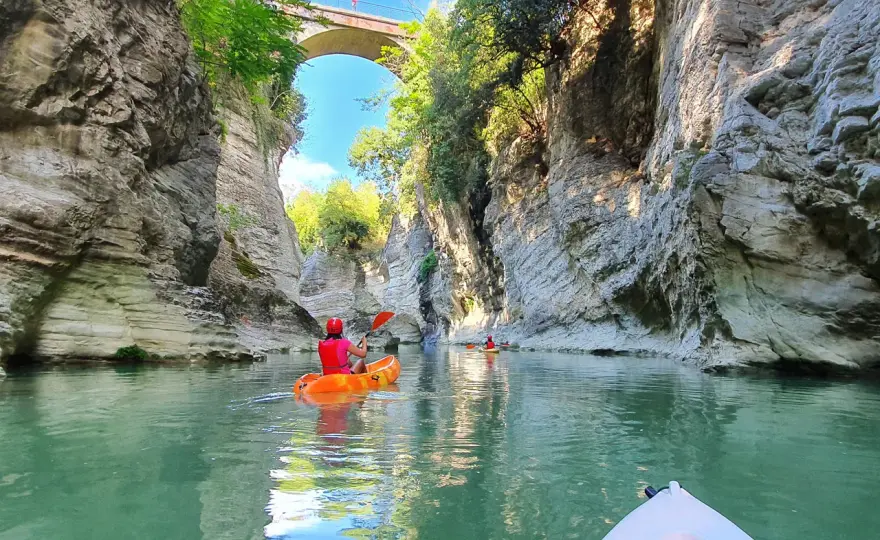 Canoa Marmitte dei Giganti - Guida completa all'esperienza
