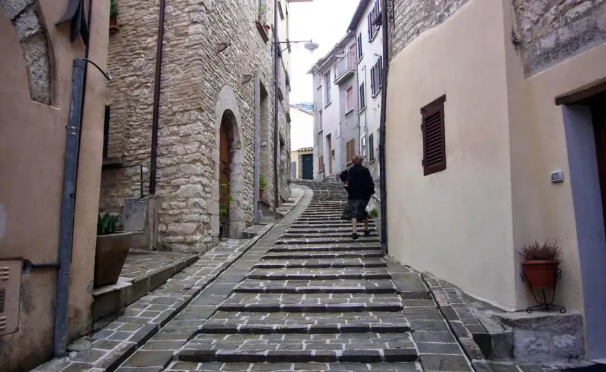 Gualdo Tadino e dintorni - Itinerari tra borghi e natura