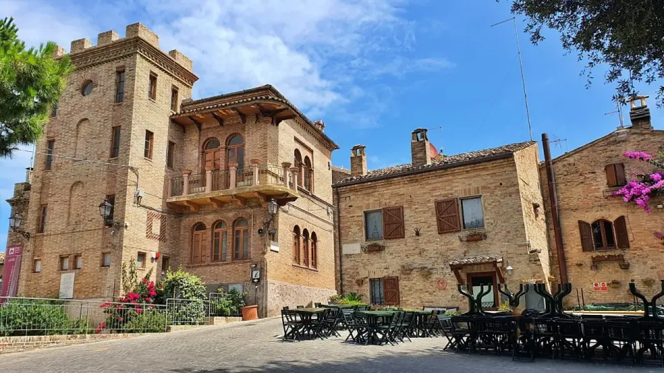 Torre di Palme, cosa vedere tra borgo e Bosco del Cugnolo